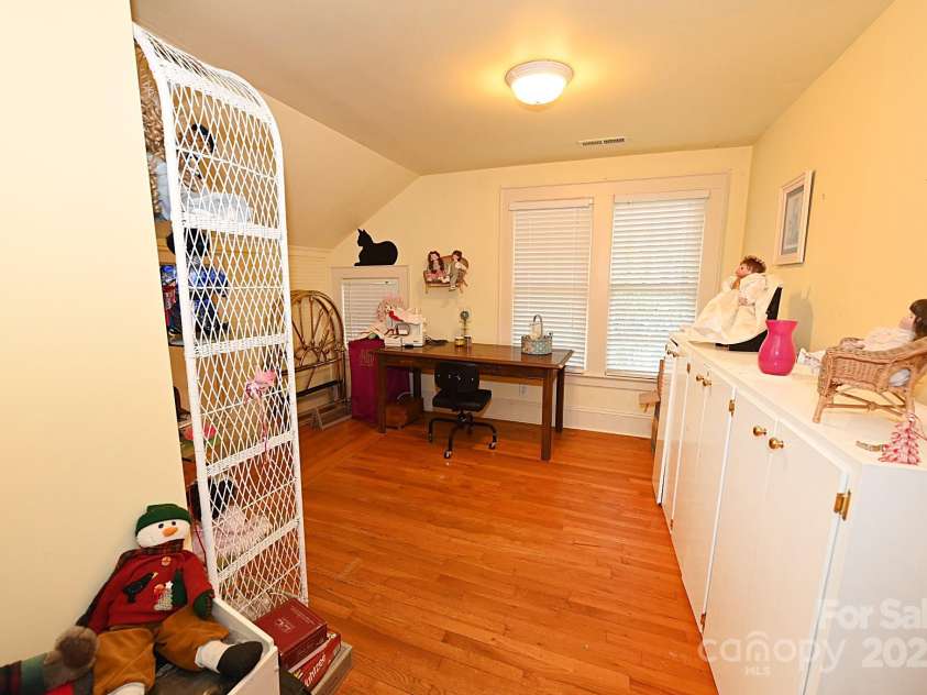 616 Deal Avenue, Newton, NC 28658.  MLS# CAR4264086, YatesRealty ID 30231. 