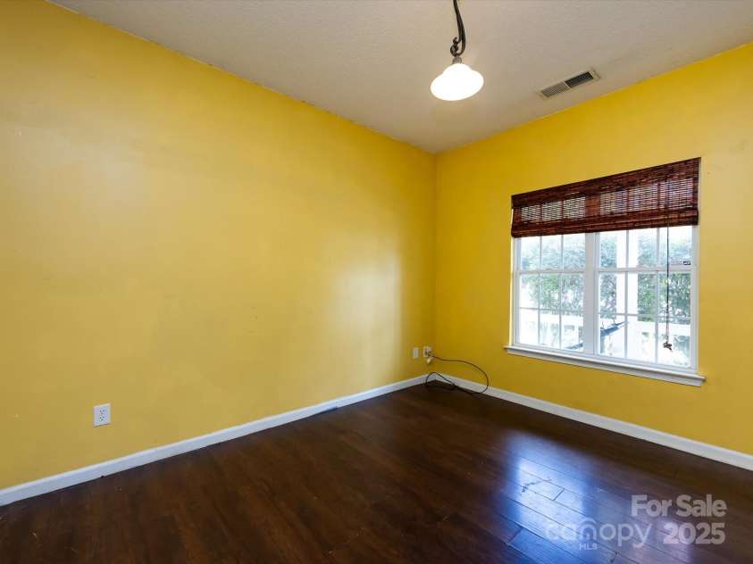 3509 Joel Turner Drive, Charlotte, NC 28216.  MLS# CAR4283361, YatesRealty ID 30232. 