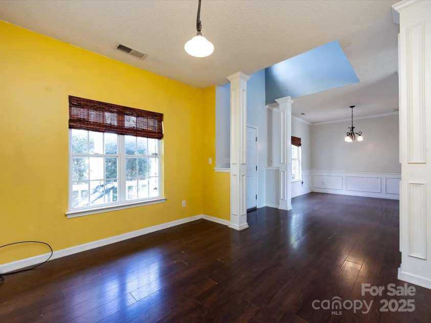 3509 Joel Turner Drive, Charlotte, NC 28216.  MLS# CAR4283361, YatesRealty ID 30232. 