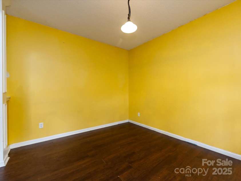 3509 Joel Turner Drive, Charlotte, NC 28216.  MLS# CAR4283361, YatesRealty ID 30232. 