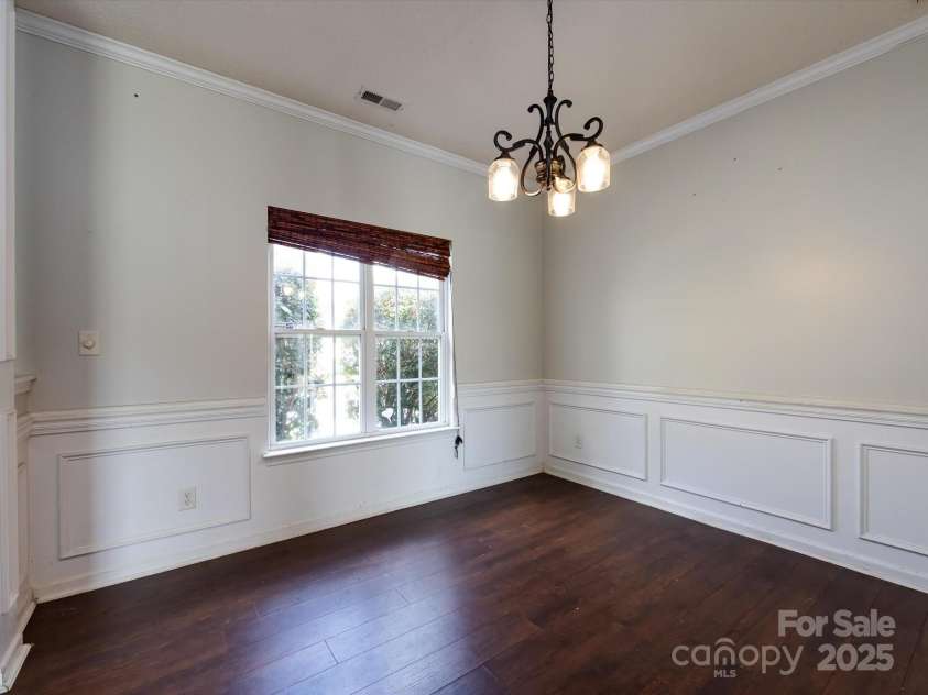 3509 Joel Turner Drive, Charlotte, NC 28216.  MLS# CAR4283361, YatesRealty ID 30232. 
