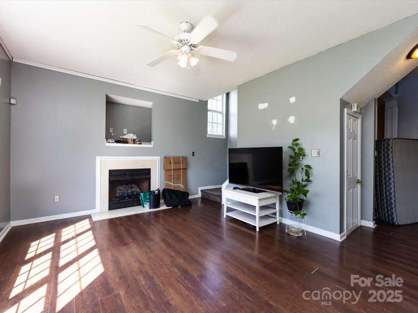3509 Joel Turner Drive, Charlotte, NC 28216.  MLS# CAR4283361, YatesRealty ID 30232. 