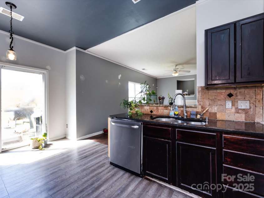 3509 Joel Turner Drive, Charlotte, NC 28216.  MLS# CAR4283361, YatesRealty ID 30232. 
