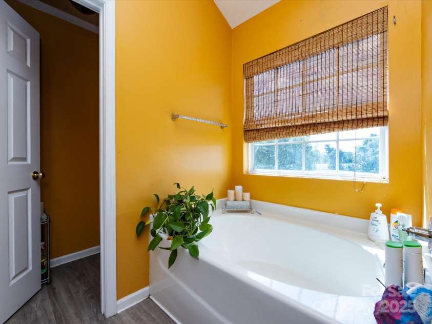 3509 Joel Turner Drive, Charlotte, NC 28216.  MLS# CAR4283361, YatesRealty ID 30232. 