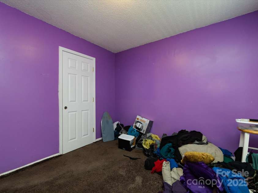 3509 Joel Turner Drive, Charlotte, NC 28216.  MLS# CAR4283361, YatesRealty ID 30232. 