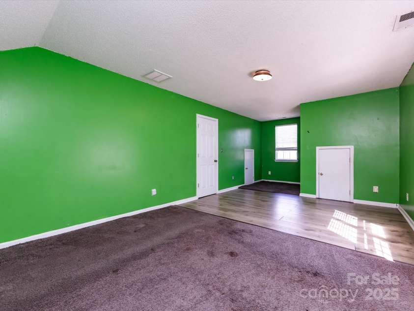 3509 Joel Turner Drive, Charlotte, NC 28216.  MLS# CAR4283361, YatesRealty ID 30232. 