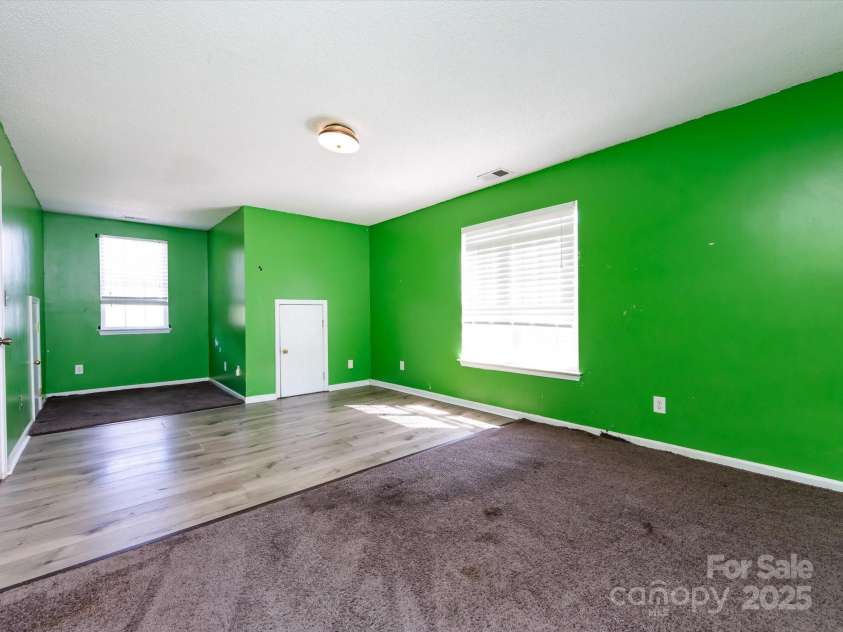 3509 Joel Turner Drive, Charlotte, NC 28216.  MLS# CAR4283361, YatesRealty ID 30232. 