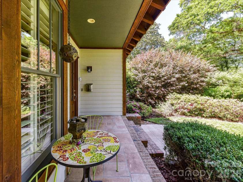 514 Magnolia Avenue, Charlotte, NC 28203.  MLS# CAR4372489, YatesRealty ID 30233. 