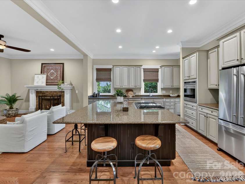 514 Magnolia Avenue, Charlotte, NC 28203.  MLS# CAR4372489, YatesRealty ID 30233. 