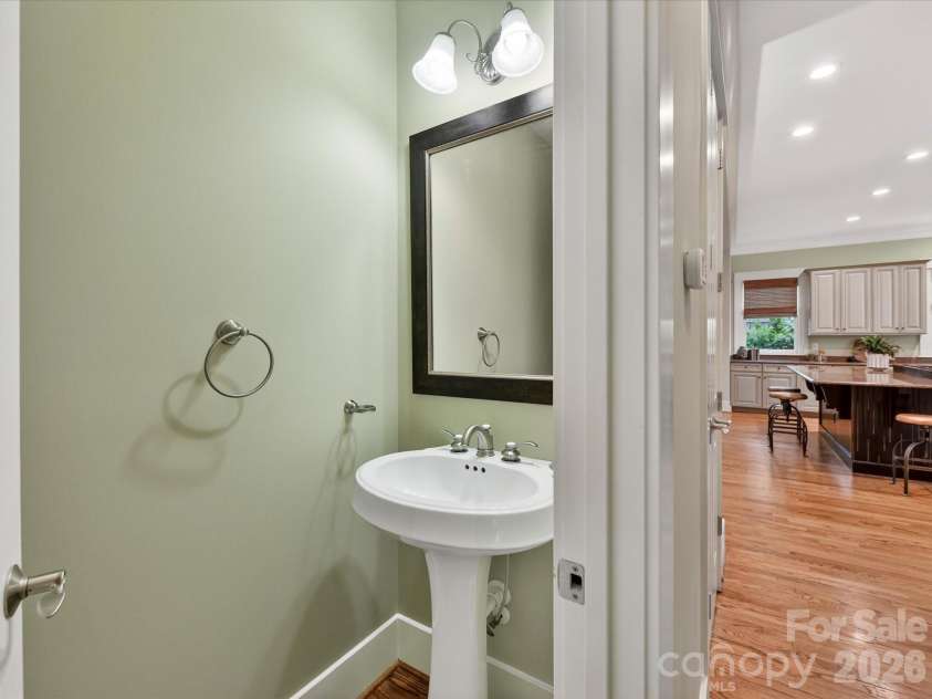 514 Magnolia Avenue, Charlotte, NC 28203.  MLS# CAR4372489, YatesRealty ID 30233. 