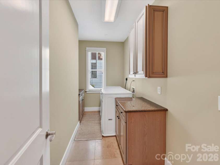 514 Magnolia Avenue, Charlotte, NC 28203.  MLS# CAR4372489, YatesRealty ID 30233. 
