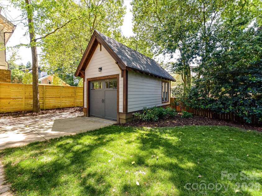 514 Magnolia Avenue, Charlotte, NC 28203.  MLS# CAR4372489, YatesRealty ID 30233. 