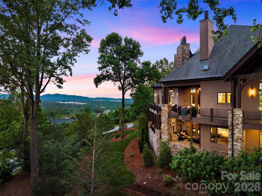 47 Ridge Pine Trail, Arden, NC 28704.  MLS# CAR4370746, YatesRealty ID 30234. Long range views facing east, south east and dual decks