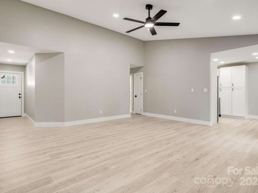 64 Southchase Drive, Fletcher, NC 28732.  MLS# CAR4288102, YatesRealty ID 30236. 