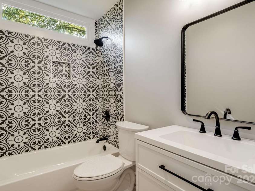 64 Southchase Drive, Fletcher, NC 28732.  MLS# CAR4288102, YatesRealty ID 30236. 