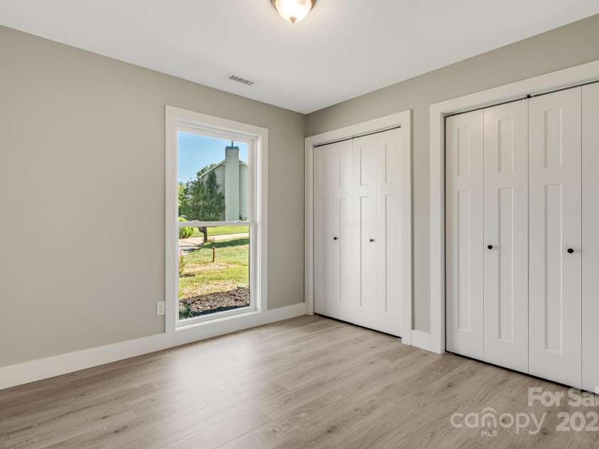 64 Southchase Drive, Fletcher, NC 28732.  MLS# CAR4288102, YatesRealty ID 30236. 
