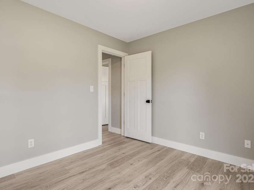 64 Southchase Drive, Fletcher, NC 28732.  MLS# CAR4288102, YatesRealty ID 30236. 