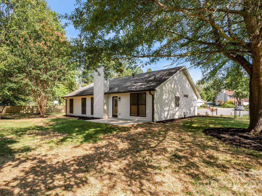 64 Southchase Drive, Fletcher, NC 28732.  MLS# CAR4288102, YatesRealty ID 30236. 