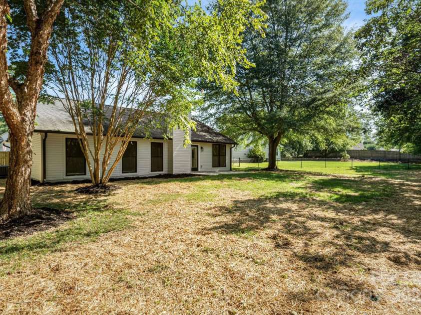 64 Southchase Drive, Fletcher, NC 28732.  MLS# CAR4288102, YatesRealty ID 30236. 