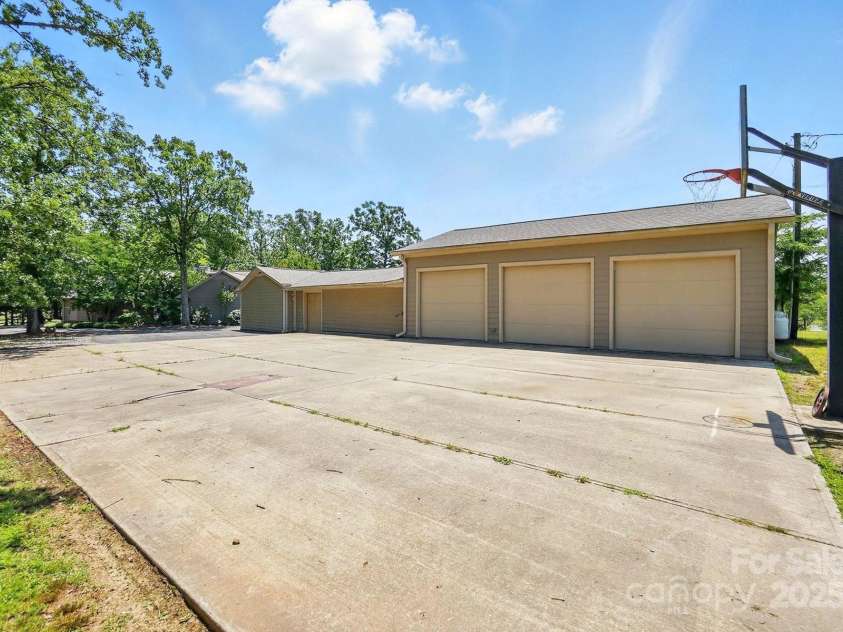 7204 NC 218 Highway, Marshville, NC 28103.  MLS# CAR4273852, YatesRealty ID 30238. Extended Pad with 3 Car Garage