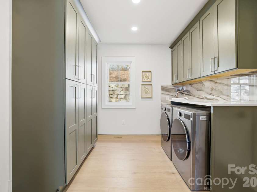 95 Cardinal Trace, Lake Toxaway, NC 28747.  MLS# CAR4376336, YatesRealty ID 30238. Laundry / Scullery