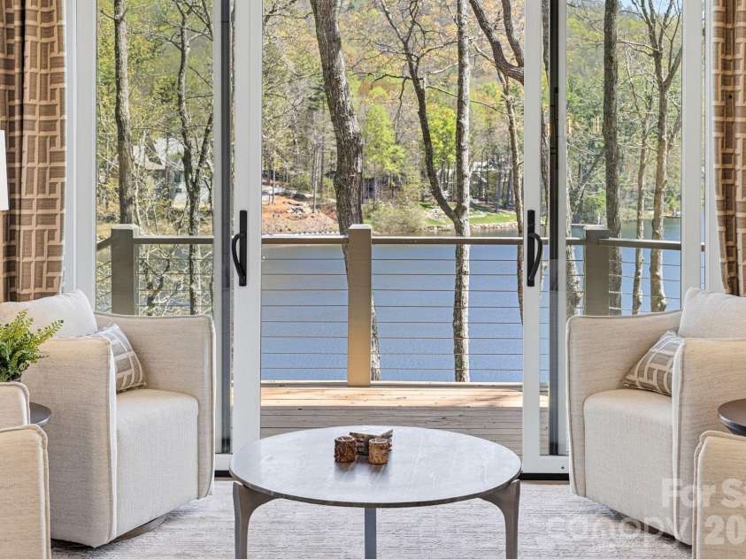 95 Cardinal Trace, Lake Toxaway, NC 28747.  MLS# CAR4376336, YatesRealty ID 30238. Sitting Rm