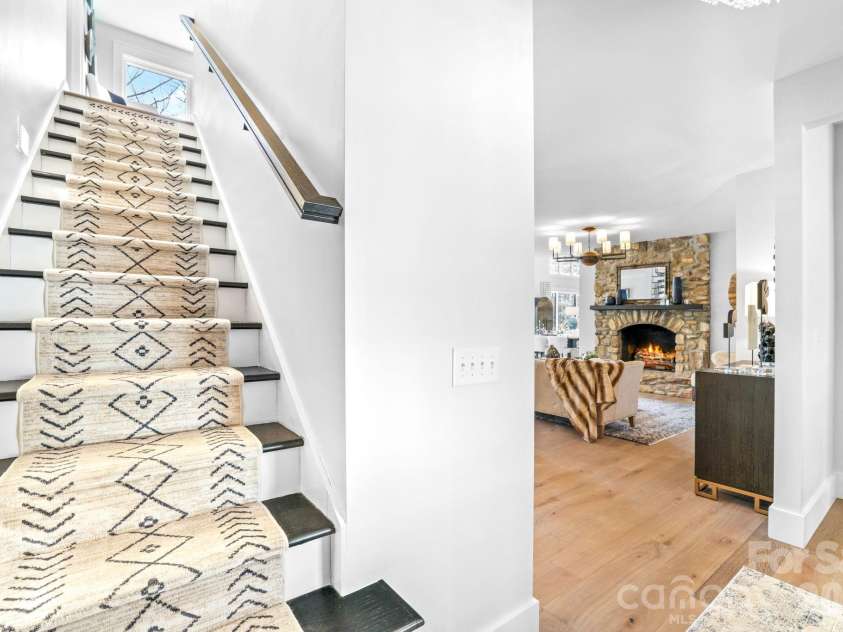 95 Cardinal Trace, Lake Toxaway, NC 28747.  MLS# CAR4376336, YatesRealty ID 30238. To Second Floor