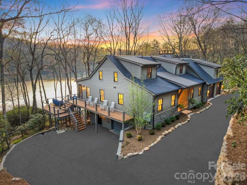 95 Cardinal Trace, Lake Toxaway, NC 28747.  MLS# CAR4431327, YatesRealty ID 30238. 95 Cardinal Tr