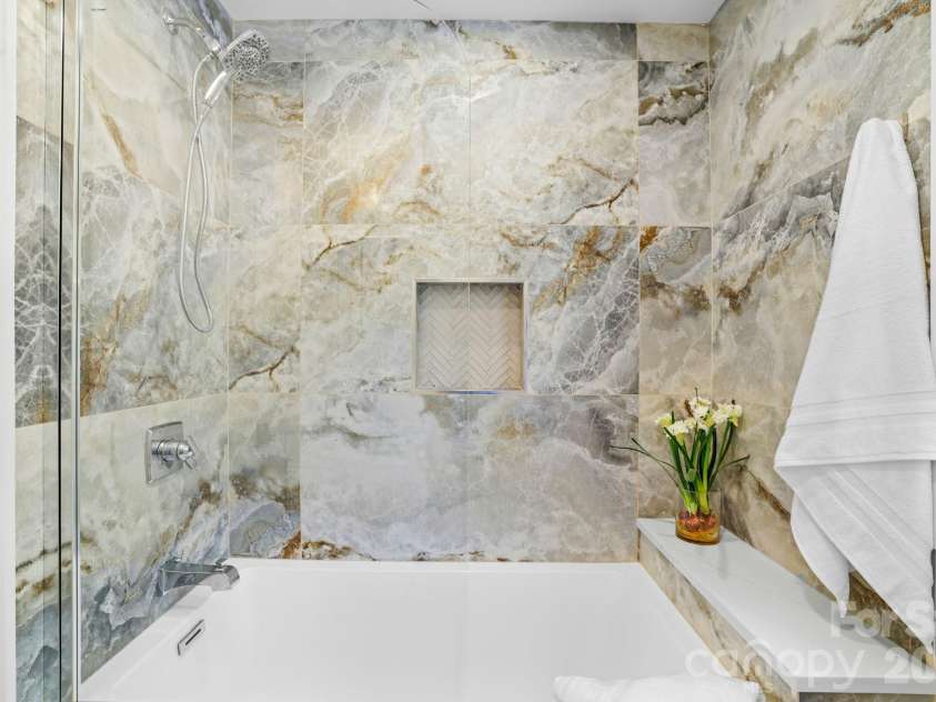 95 Cardinal Trace, Lake Toxaway, NC 28747.  MLS# CAR4431327, YatesRealty ID 30238. Ensuite Bath #3