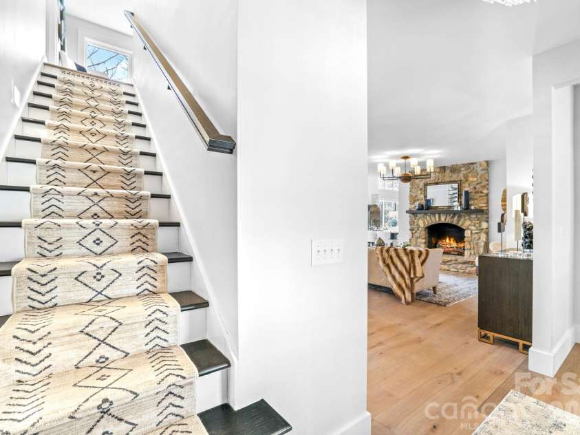 95 Cardinal Trace, Lake Toxaway, NC 28747.  MLS# CAR4431327, YatesRealty ID 30238. To Second Floor