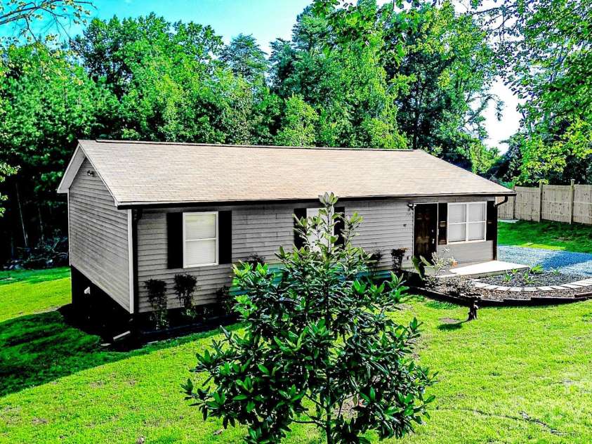 204 Caldwell Street, Forest City, NC 28043.  MLS# CAR4283485, YatesRealty ID 30239. 