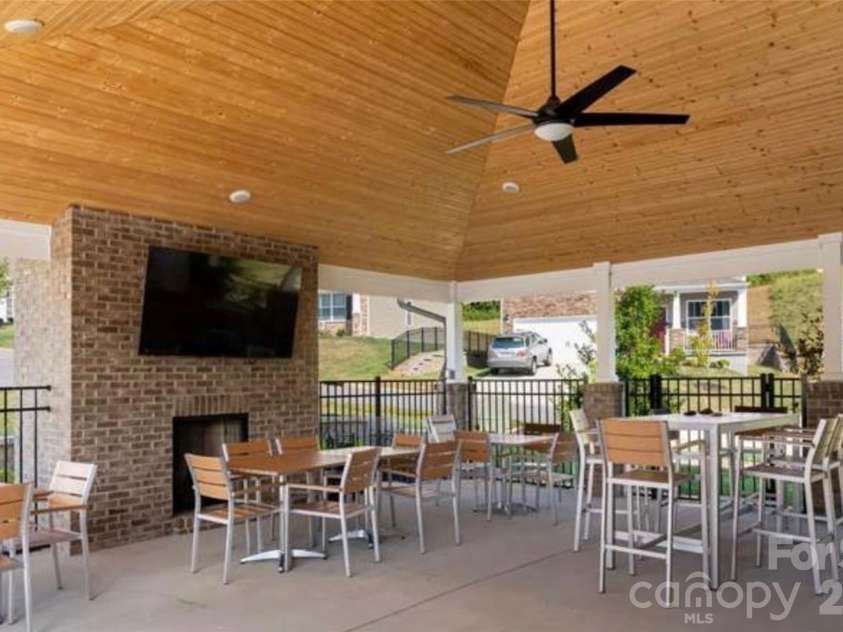 734 Fountain Park Boulevard, Asheville, NC 28806.  MLS# CAR4380533, YatesRealty ID 30239. 