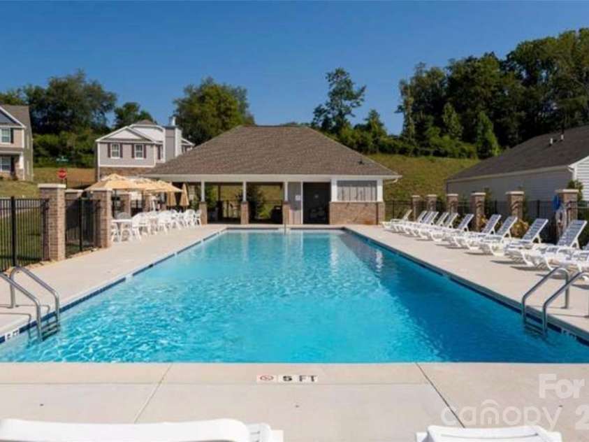 734 Fountain Park Boulevard, Asheville, NC 28806.  MLS# CAR4380533, YatesRealty ID 30239. 