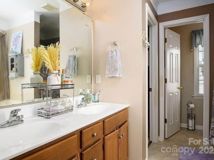 135 Winding Creek Road, Mocksville, NC 27028.  MLS# CAR4296191, YatesRealty ID 3024. 