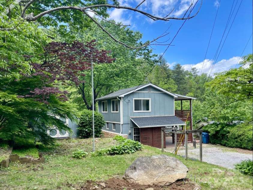 86 Chestnut Hill Road, Gerton, NC 28735.  MLS# CAR4213931, YatesRealty ID 3024. 