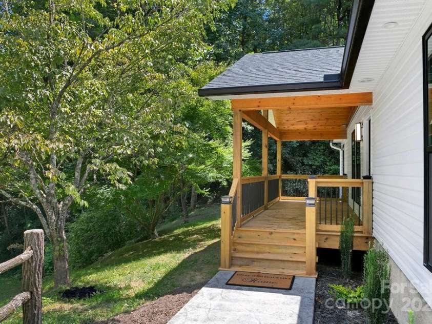 147 Wood Road, Brevard, NC 28712.  MLS# CAR4285999, YatesRealty ID 30240. Front Entrance