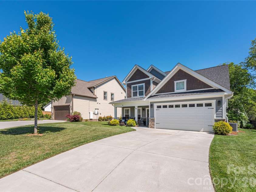 28 Reagan Run Court, Arden, NC 28704.  MLS# CAR4377989, YatesRealty ID 30240. 