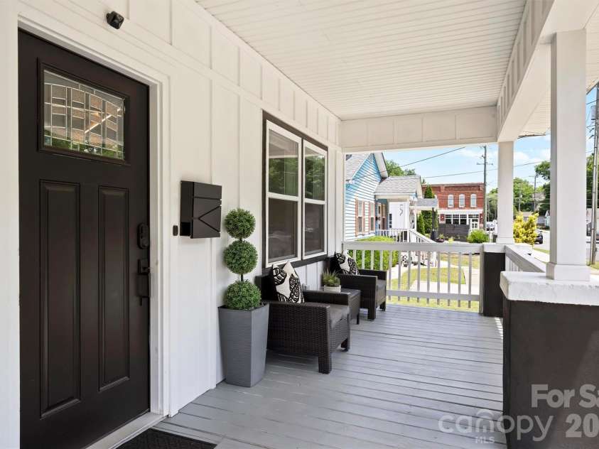 1017 Pegram Street, Charlotte, NC 28205.  MLS# CAR4381314, YatesRealty ID 30241. 