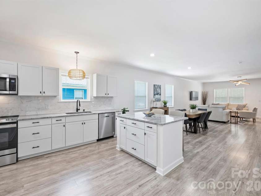1017 Pegram Street, Charlotte, NC 28205.  MLS# CAR4381314, YatesRealty ID 30241. 