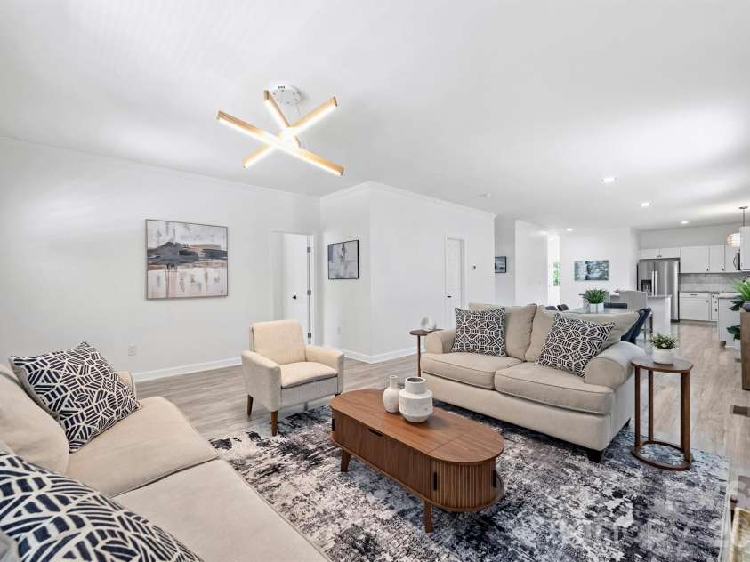 1017 Pegram Street, Charlotte, NC 28205.  MLS# CAR4381314, YatesRealty ID 30241. 