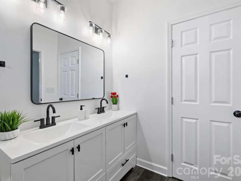 1017 Pegram Street, Charlotte, NC 28205.  MLS# CAR4381314, YatesRealty ID 30241. 