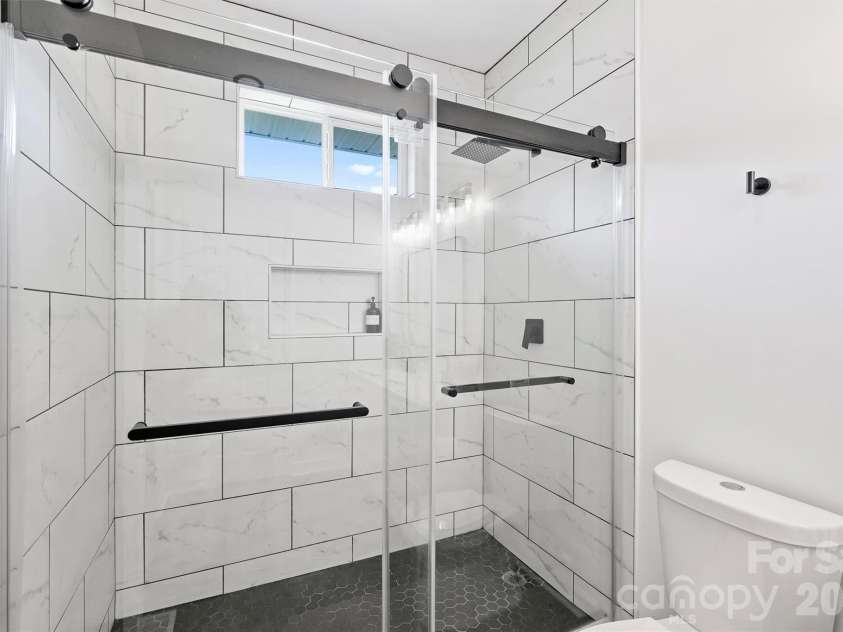 1017 Pegram Street, Charlotte, NC 28205.  MLS# CAR4381314, YatesRealty ID 30241. 