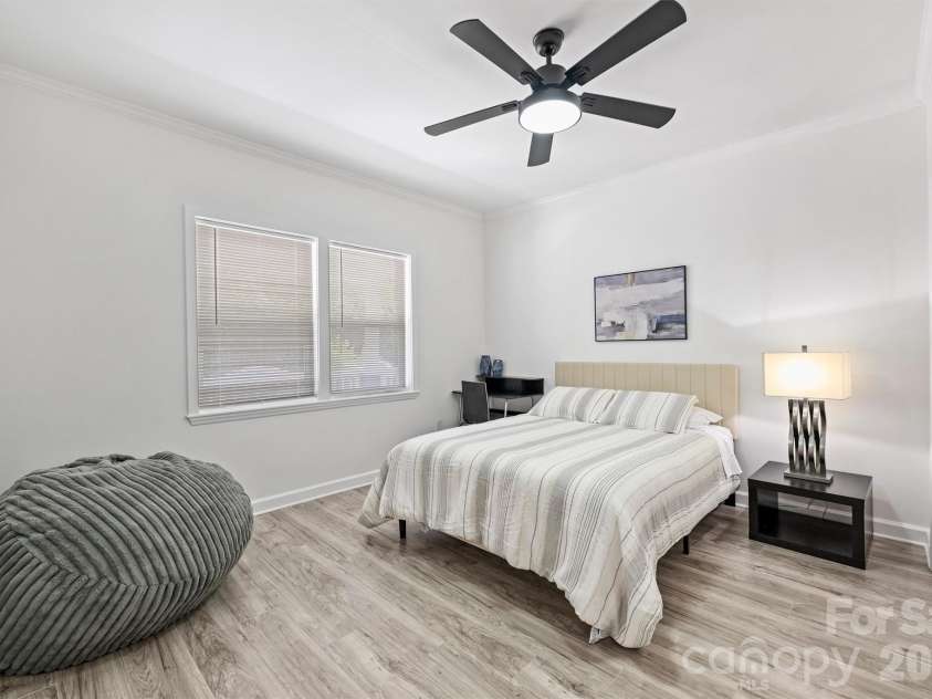 1017 Pegram Street, Charlotte, NC 28205.  MLS# CAR4381314, YatesRealty ID 30241. 