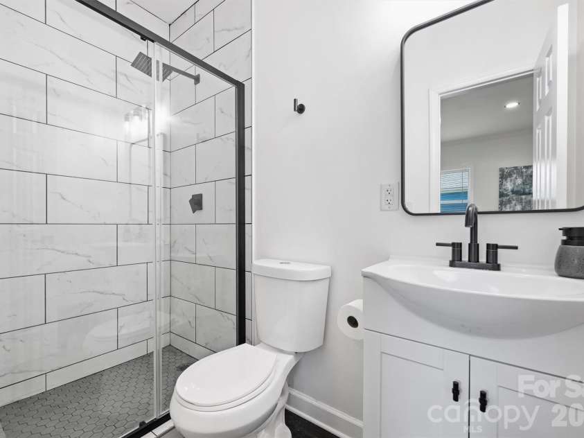 1017 Pegram Street, Charlotte, NC 28205.  MLS# CAR4381314, YatesRealty ID 30241. 