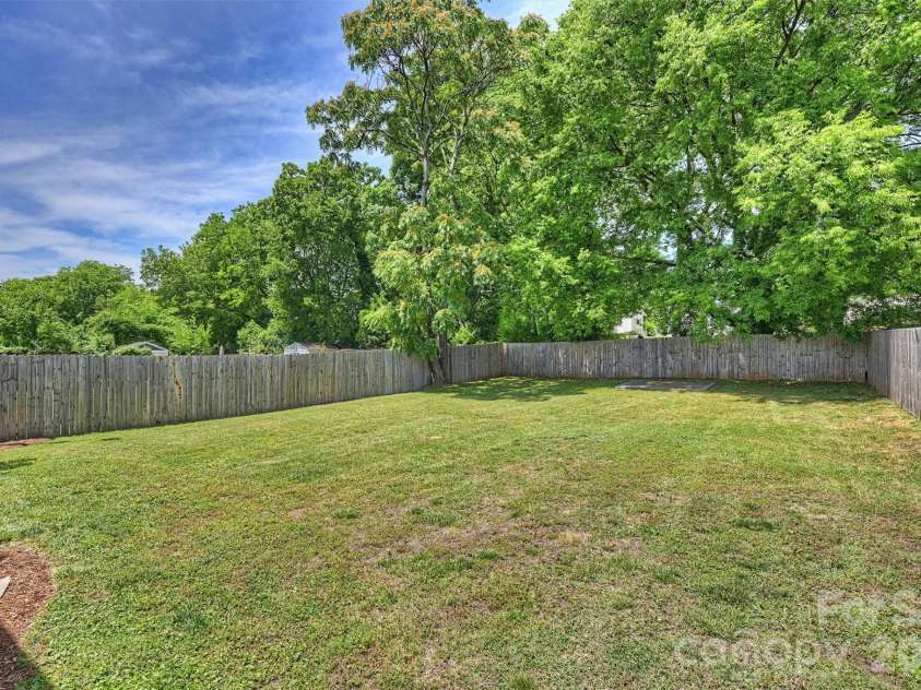1017 Pegram Street, Charlotte, NC 28205.  MLS# CAR4381314, YatesRealty ID 30241. 