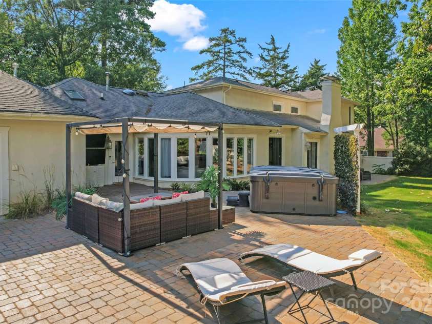 35 Heritage Drive, Clover, SC 29710.  MLS# CAR4287135, YatesRealty ID 30241. 