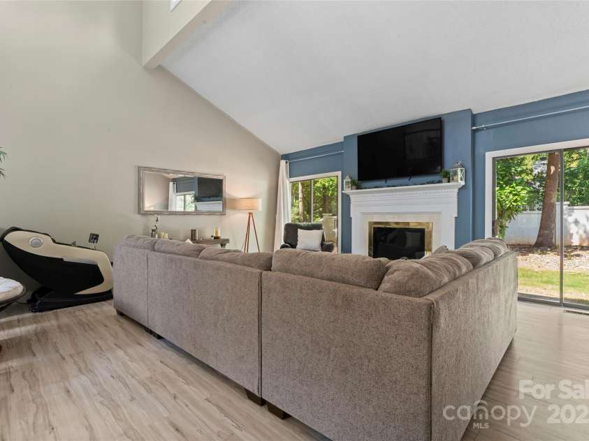 35 Heritage Drive, Clover, SC 29710.  MLS# CAR4287135, YatesRealty ID 30241. 