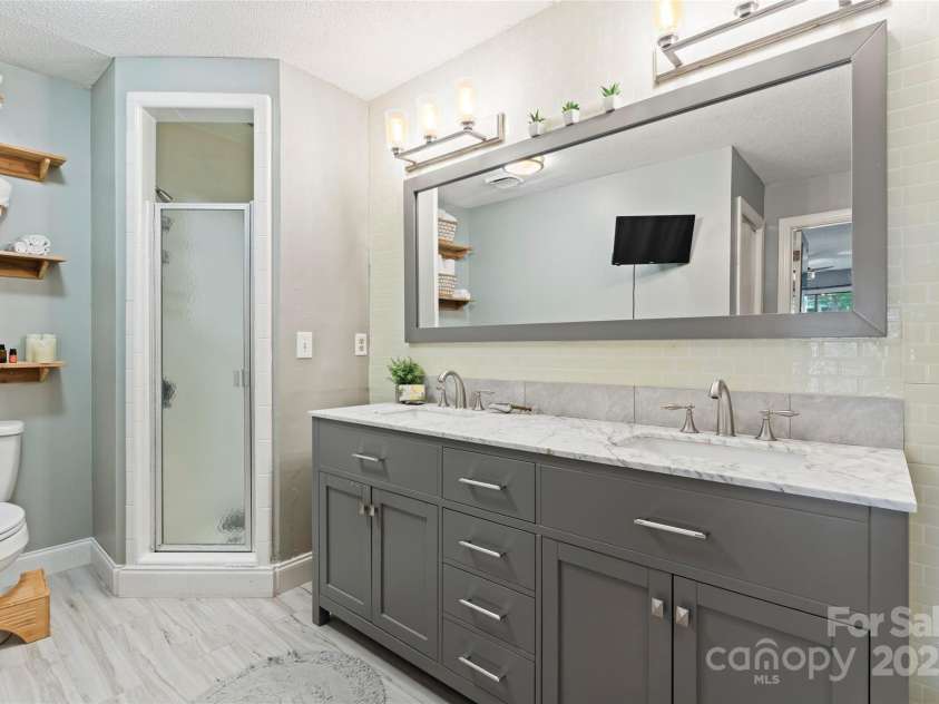 35 Heritage Drive, Clover, SC 29710.  MLS# CAR4287135, YatesRealty ID 30241. 