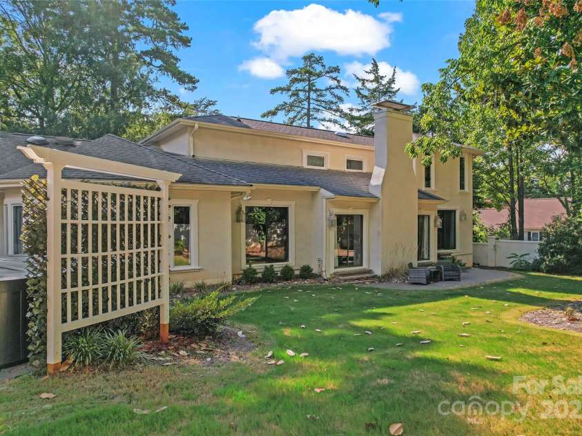 35 Heritage Drive, Clover, SC 29710.  MLS# CAR4287135, YatesRealty ID 30241. 