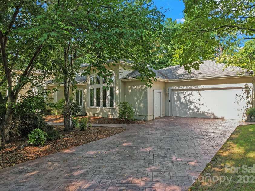 35 Heritage Drive, Clover, SC 29710.  MLS# CAR4317648, YatesRealty ID 30241. 